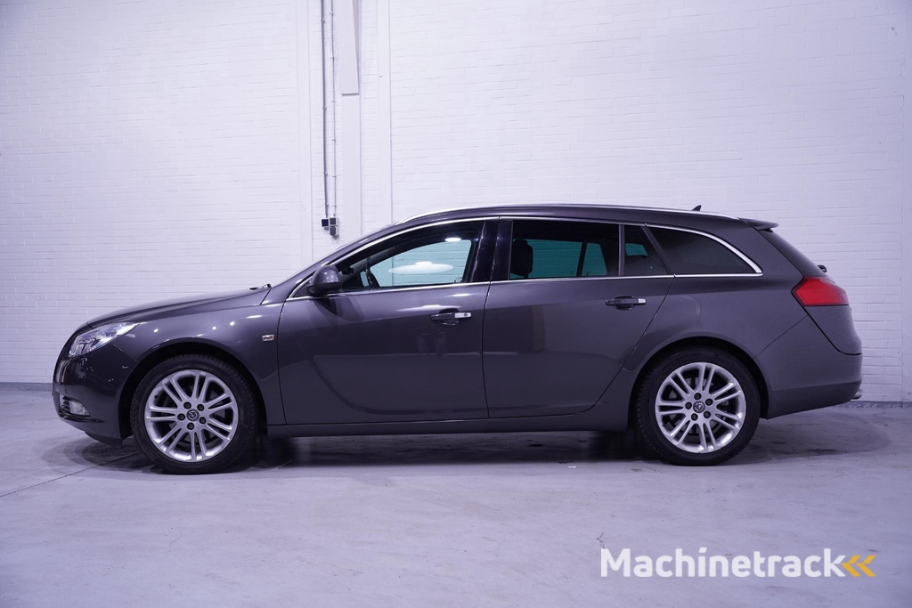 Opel Insignia Sports Tourer 1.6 T Cosmo navigatie electrische stoelbediening met memory stoelverwarming elektrische achterklep PDC v+a winterpakket climate controlle