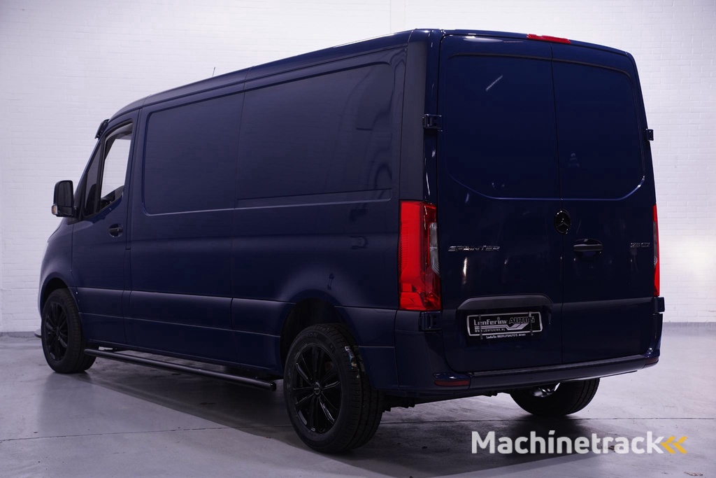 Mercedes-Benz Sprinter 215 CDI 150 pk L2H1 Black&Blue Edition 18' LMV