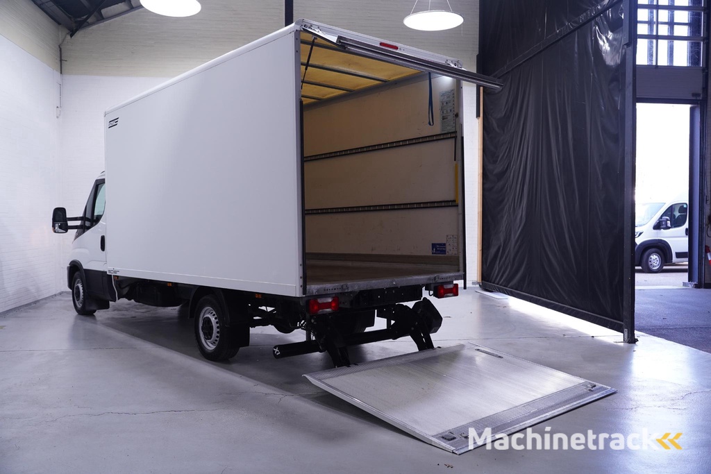 Iveco Daily 35S16 160 pk Bakwagen met Laadklep Airco