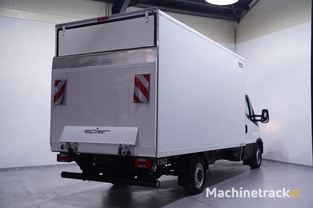Iveco Daily 35S16 160 pk Bakwagen met Laadklep Airco