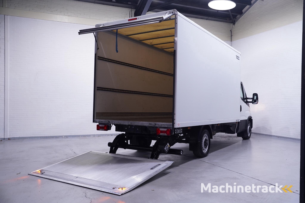 Iveco Daily 35S16 160 pk Bakwagen met Laadklep Airco