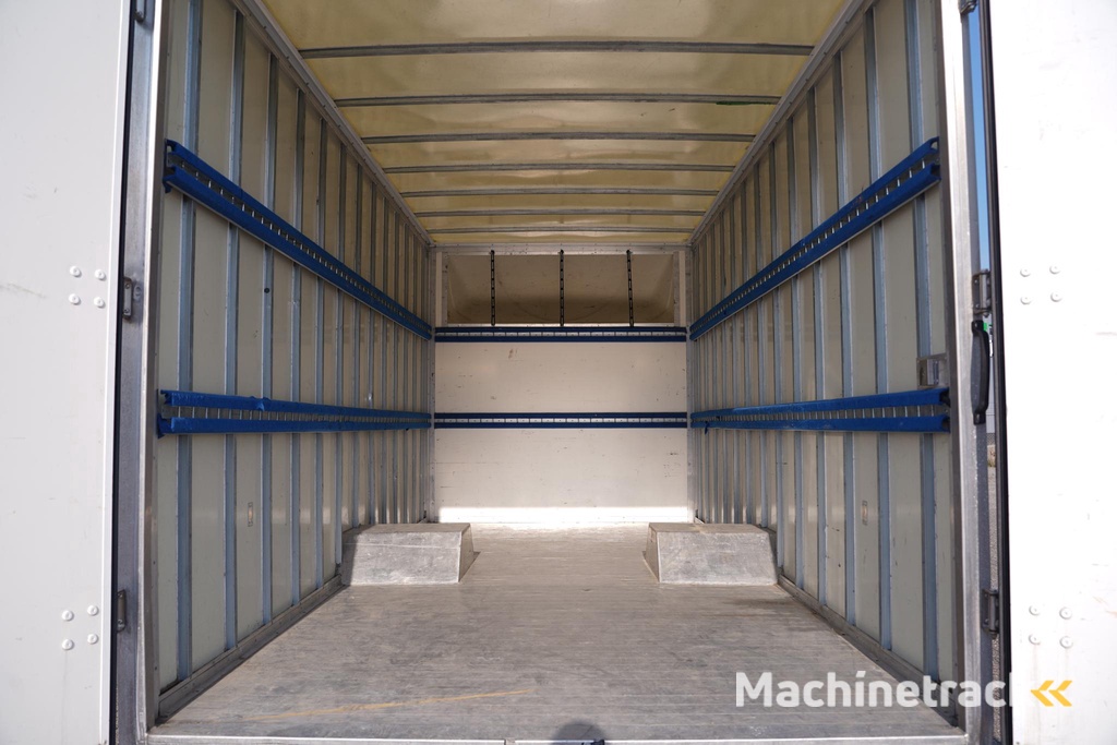 Iveco Daily 35C14 140 pk Automaat Bakwagen 30M3 Airco, Camera Luchtvering, Dakspoiler, Dubbel Lucht LxBxH 530x227x240 cm, 3-Zits