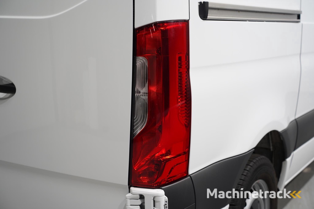 Mercedes-Benz Sprinter 315 CDI 150 pk L1H1 Automaat Navi, Camera Dodehoek Assist, PDC V+A, 2x Geveerde Stoel