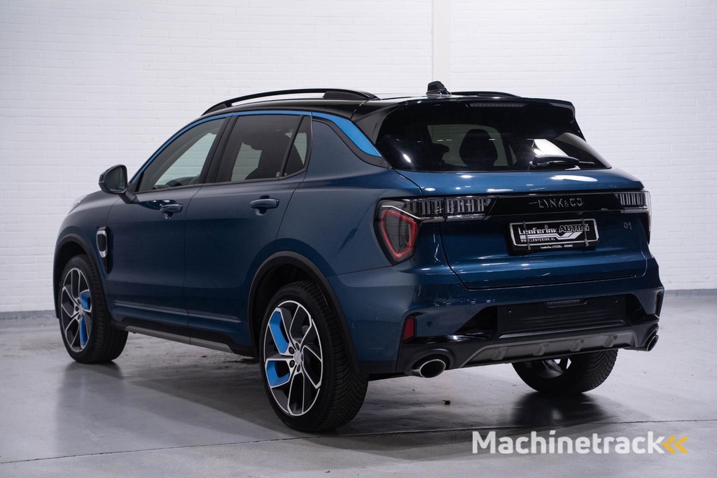 Lynk & Co 01 1.5 Panodak Camera Side assist Navi