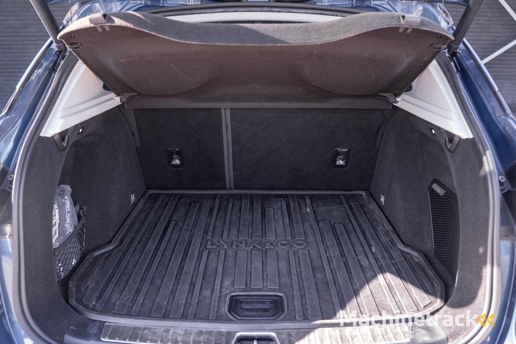 Lynk & Co 01 1.5 Panodak Camera Side assist Navi