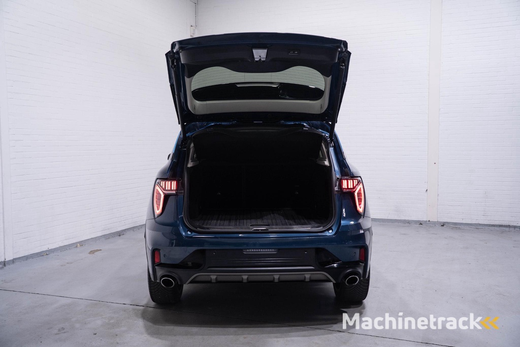 Lynk & Co 01 1.5 Panodak Camera Side assist Navi