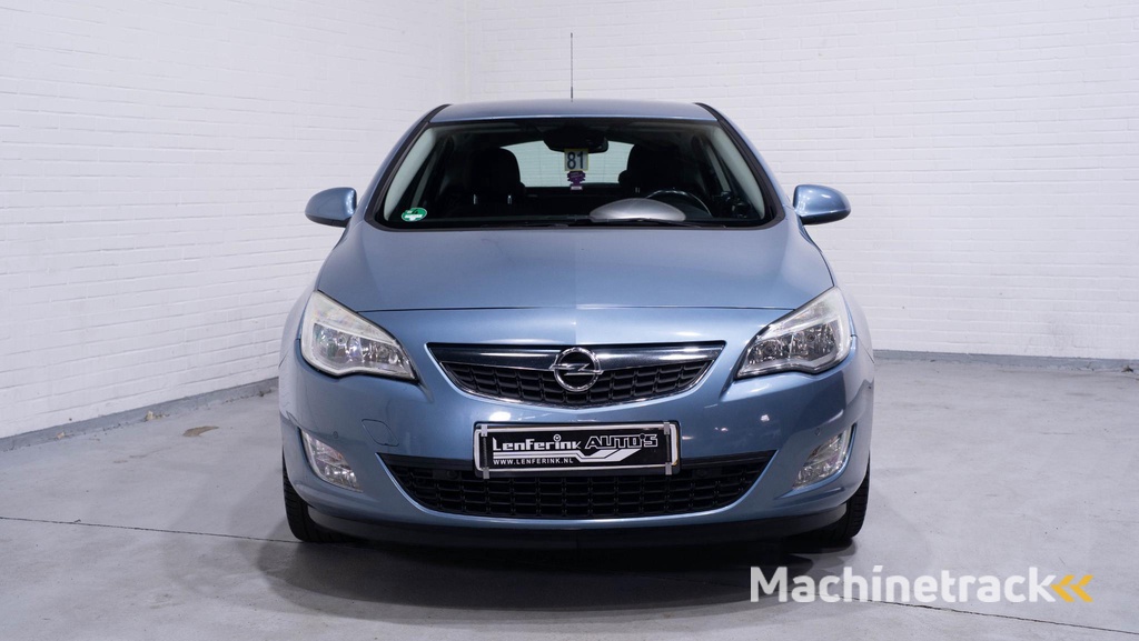 Opel Astra 1.4 Turbo Cosmo climate-controle LMV 17"PDC v+a cruise-controle Cosmo-pakket multifunctioneel stuurwiel
