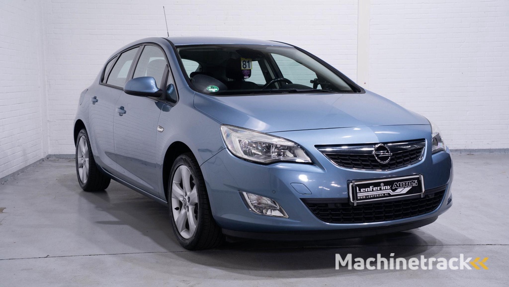 Opel Astra 1.4 Turbo Cosmo climate-controle LMV 17"PDC v+a cruise-controle Cosmo-pakket multifunctioneel stuurwiel