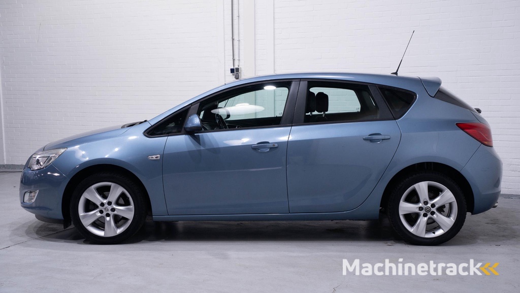 Opel Astra 1.4 Turbo Cosmo climate-controle LMV 17"PDC v+a cruise-controle Cosmo-pakket multifunctioneel stuurwiel