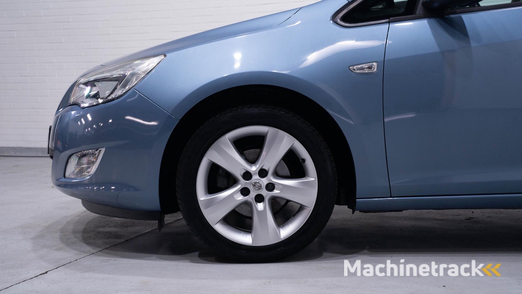 Opel Astra 1.4 Turbo Cosmo climate-controle LMV 17"PDC v+a cruise-controle Cosmo-pakket multifunctioneel stuurwiel