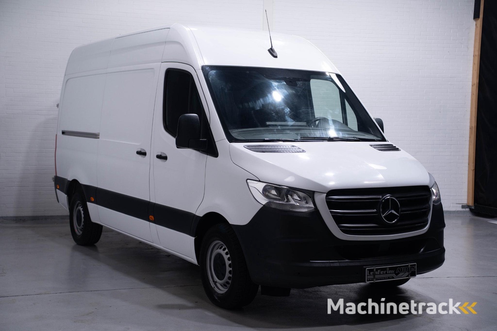 Mercedes-Benz Sprinter 317 CDI 170 pk L2H2 Automaat va 399,- p/mnd Airco, Apple Carplay, Camera, Laadruimte Pakket, PDC V+A, 3-Zits