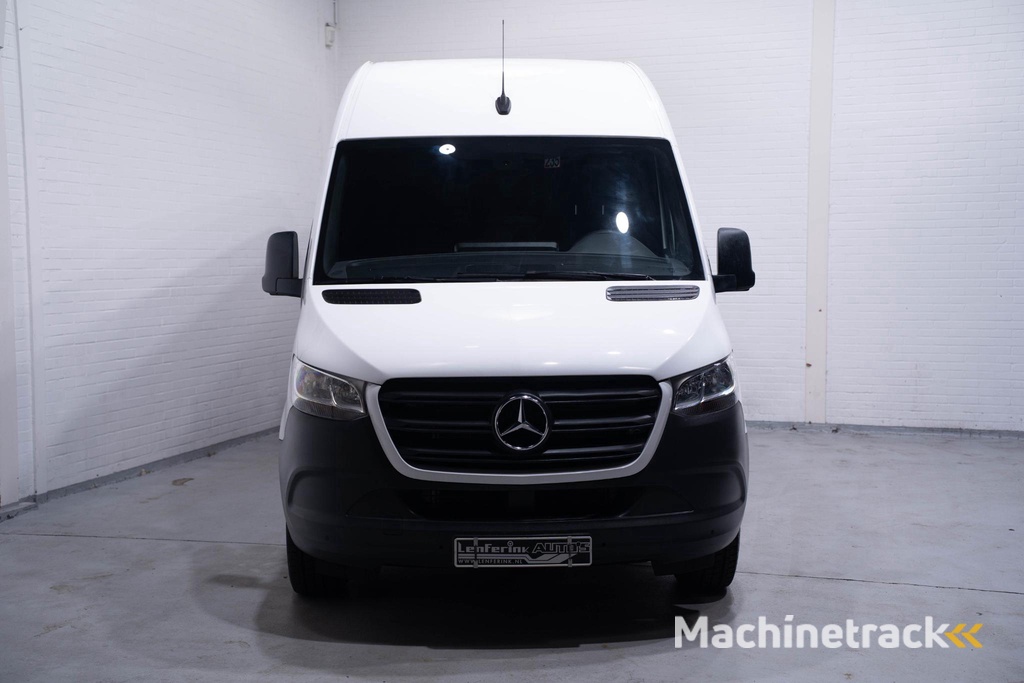 Mercedes-Benz Sprinter 317 CDI 170 pk L2H2 Automaat va 399,- p/mnd Airco, Apple Carplay, Camera, Laadruimte Pakket, PDC V+A, 3-Zits