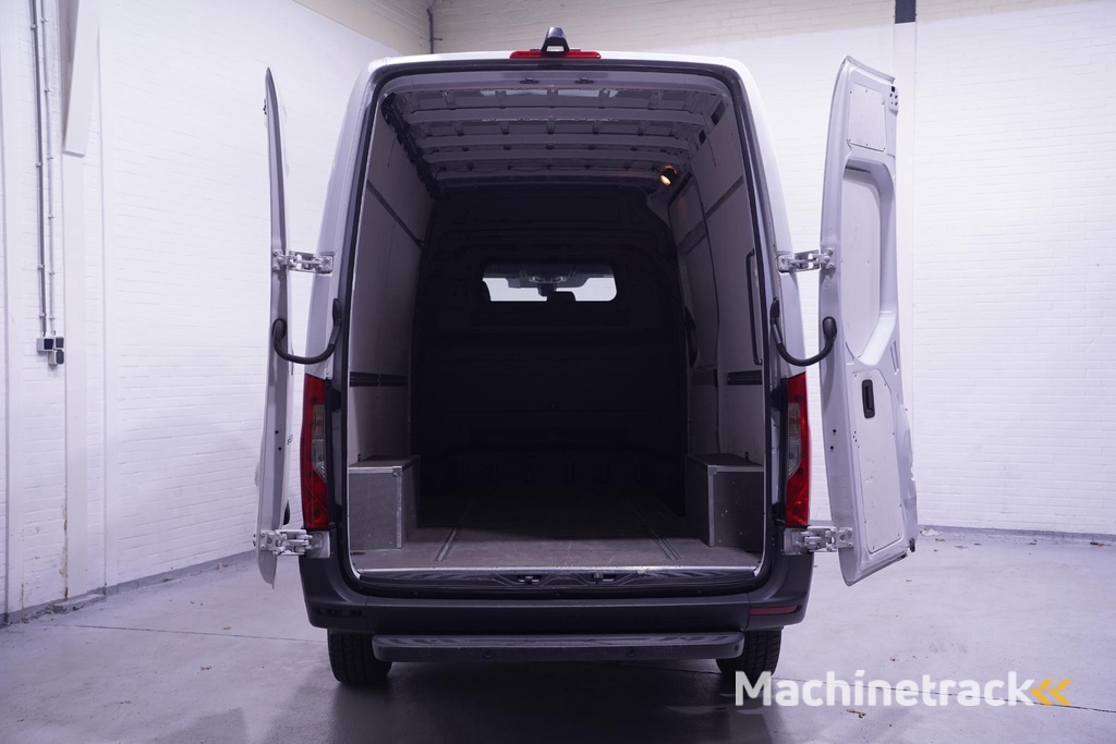 Mercedes-Benz Sprinter 317 CDI 170 pk L2H2 Automaat va 399,- p/mnd Airco, Apple Carplay, Camera, Laadruimte Pakket, PDC V+A, 3-Zits