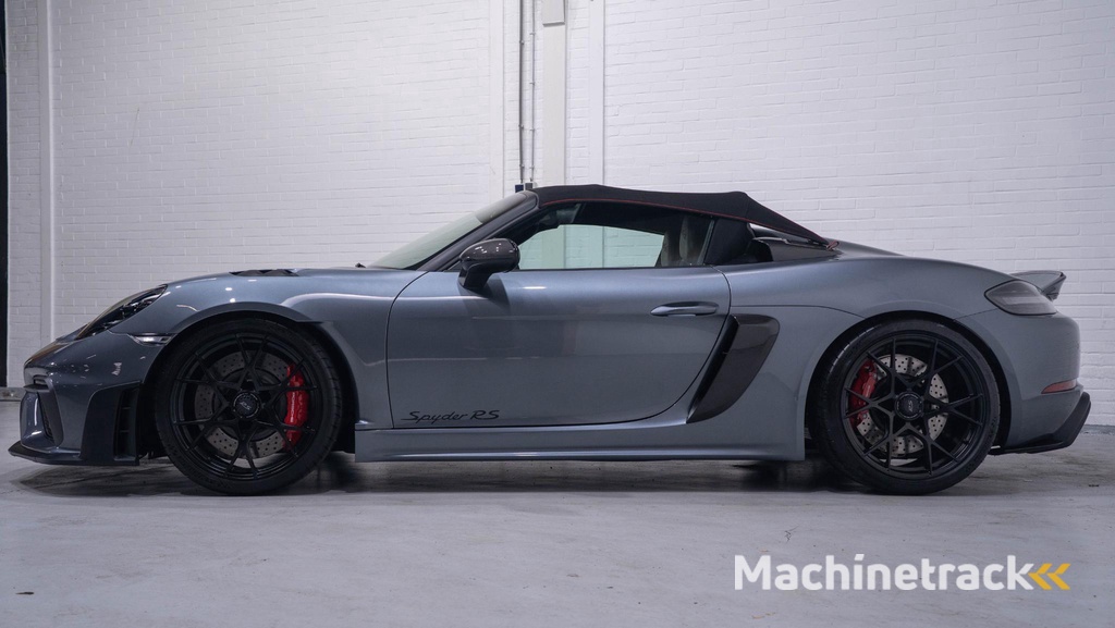 Porsche 718 Spyder RS