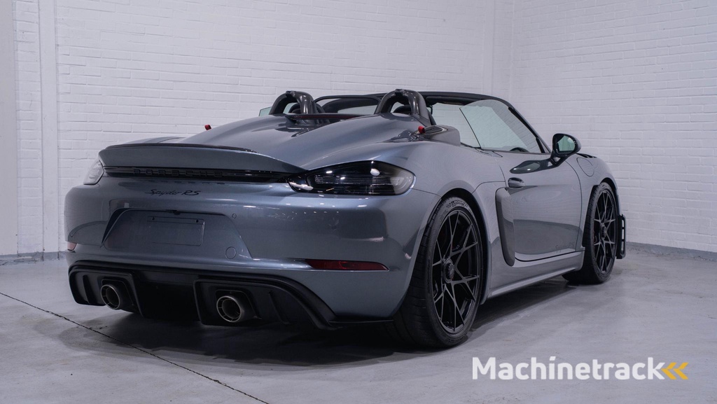 Porsche 718 Spyder RS