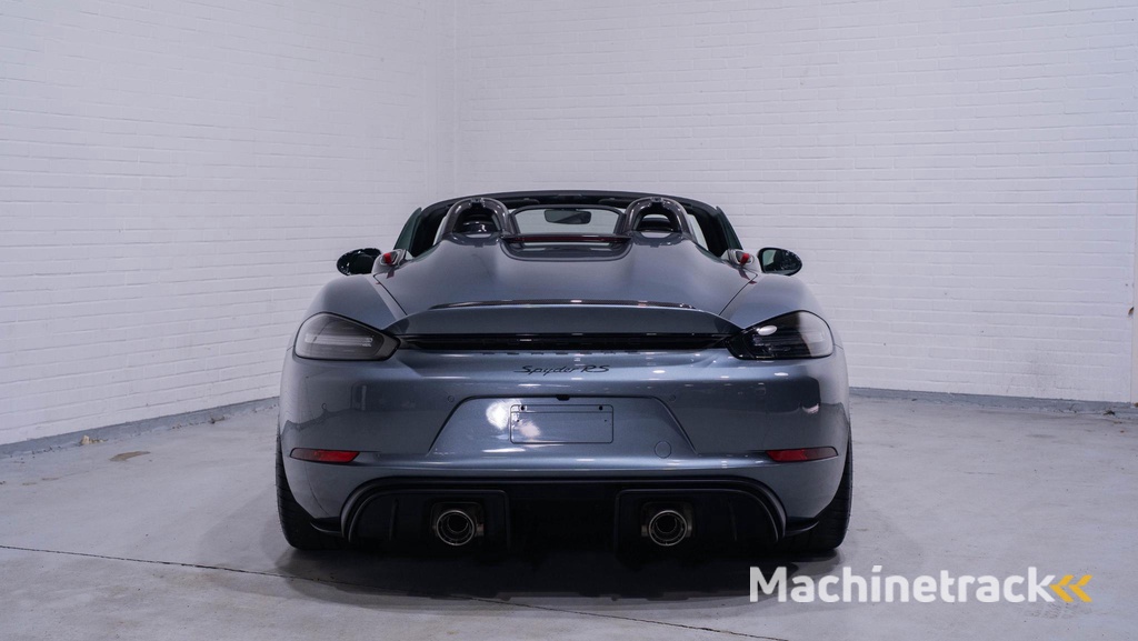 Porsche 718 Spyder RS