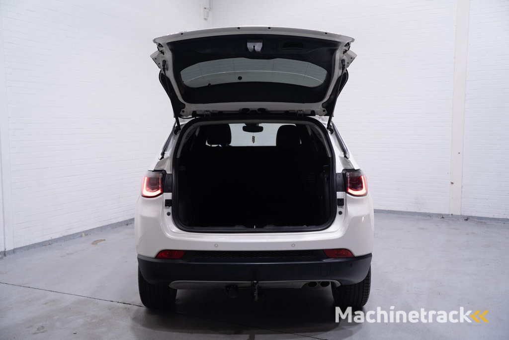 Jeep Compass 2.0 MultiJet 4x4 Limited Grijs Kenteken 2p Navi, Trekhaak, Cruise Control, NAP