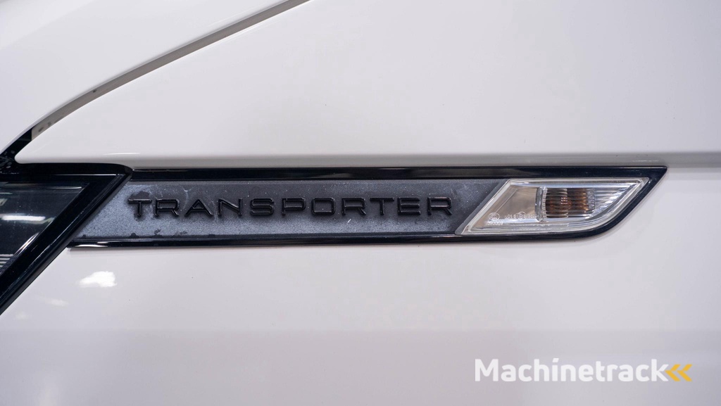 Volkswagen Transporter 2.0 TDI 110 pk L2 Dubbel Cabine 2x Schuifdeur NAP, Trekhaak, Airco, Cruise Control, 5-Zits, 1e Eigenaar