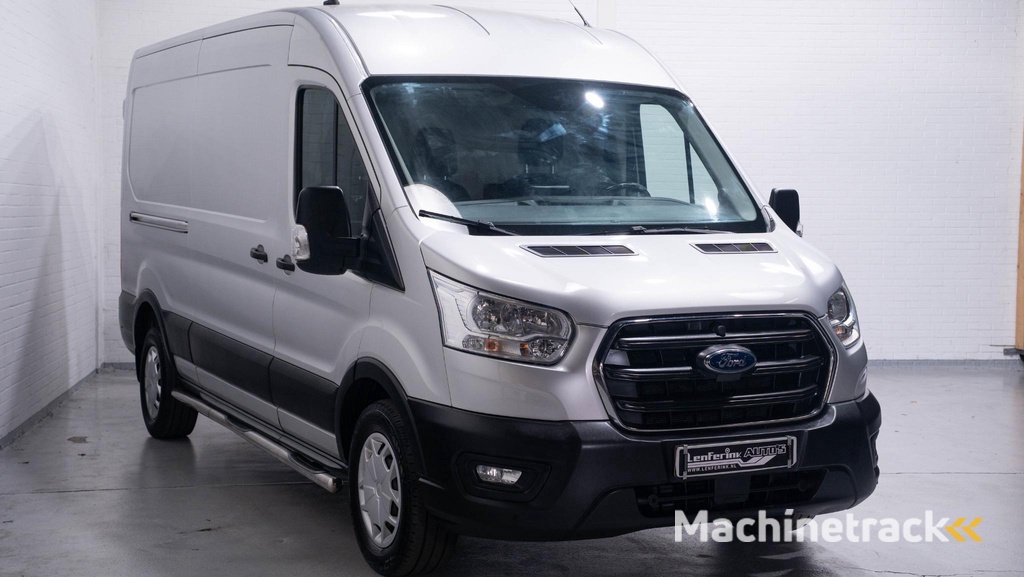 Ford Transit 2.0 TDCI 130 pk L3H2 Trend Navi, Camera Trekhaak 2.500 kg, Sidebars, Cruise Control, NAP, 1e Eig., 3-Zits
