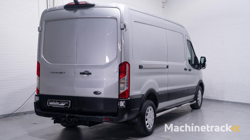 Ford Transit 2.0 TDCI 130 pk L3H2 Trend Navi, Camera Trekhaak 2.500 kg, Sidebars, Cruise Control, NAP, 1e Eig., 3-Zits