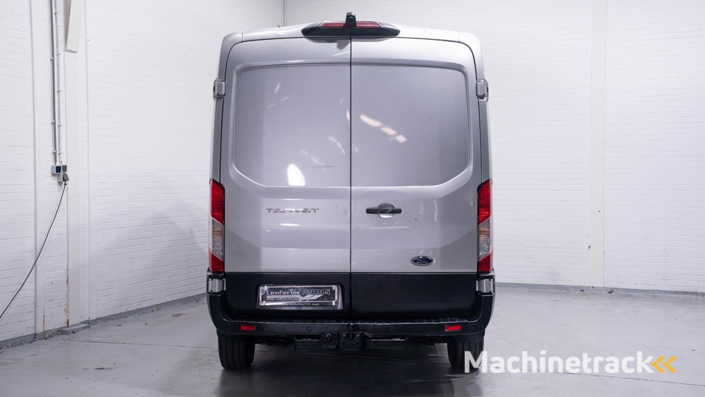 Ford Transit 2.0 TDCI 130 pk L3H2 Trend Navi, Camera Trekhaak 2.500 kg, Sidebars, Cruise Control, NAP, 1e Eig., 3-Zits