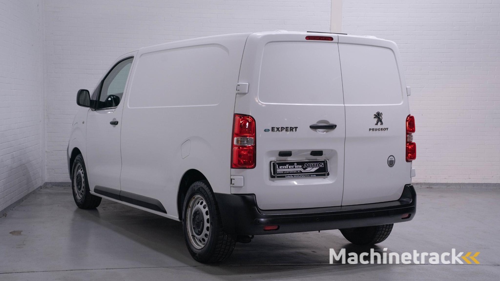 Peugeot e-Expert Standard Asphalt 75 kWh L2H1 Airco, Apple Carplay Cruise Control, PDC achter, NAP, 3-Zits