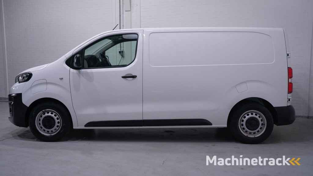 Peugeot e-Expert Standard Asphalt 75 kWh L2H1 Airco, Apple Carplay Cruise Control, PDC achter, NAP, 3-Zits