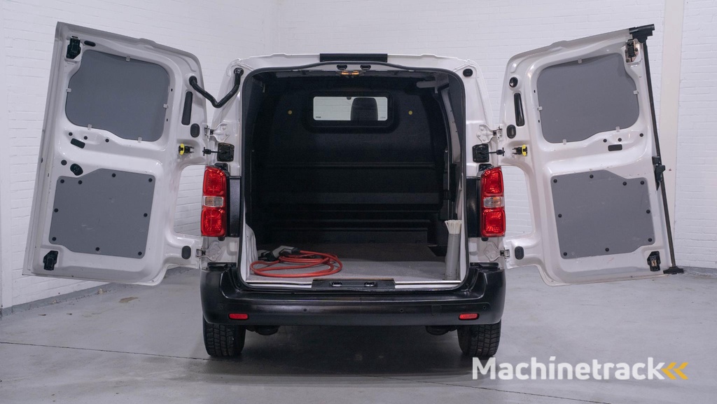 Peugeot e-Expert Standard Asphalt 75 kWh L2H1 Airco, Apple Carplay Cruise Control, PDC achter, NAP, 3-Zits