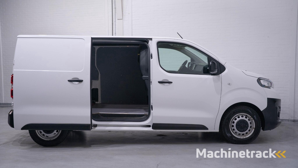 Peugeot e-Expert Standard Asphalt 75 kWh L2H1 Airco, Apple Carplay Cruise Control, PDC achter, NAP, 3-Zits