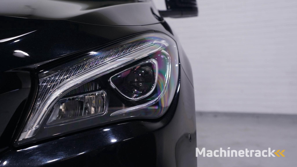 Mercedes-Benz CLA-klasse Shooting Brake 200 Prestige Edition navi sportstoelen cruise-controle PDC v+a carbon inleg led-verlichting camera stoelverwarming schakelflippers