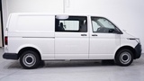 Minituur van Volkswagen Transporter 2.0 TDI 110 pk L2 Dubbel Cabine 2x Schuifdeur NAP, Trekhaak, Airco, Cruise Control, 5-Zits, 1e Eigenaar