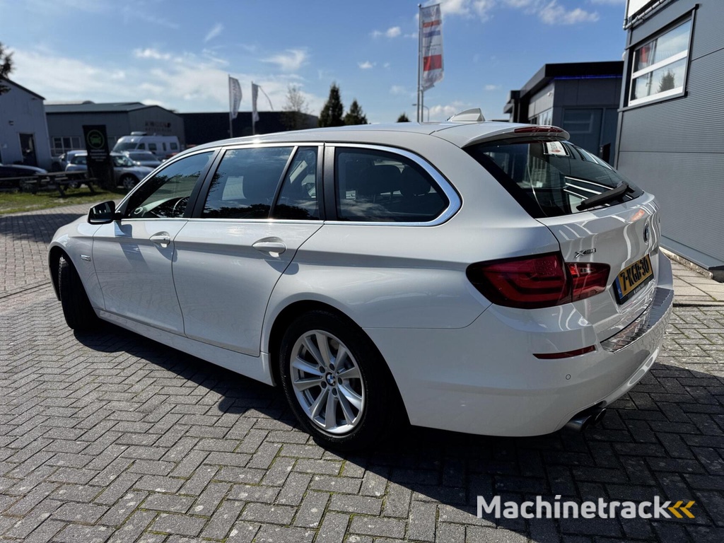 BMW 5-serie Touring 528xi High Executive *Climate*|Navi|NL Auto|Leder|PDC|Cruise|NAP|LED|