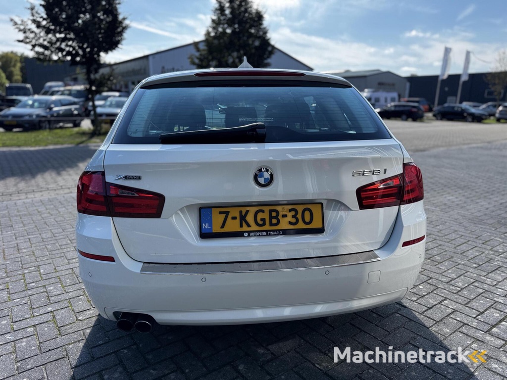 BMW 5-serie Touring 528xi High Executive *Climate*|Navi|NL Auto|Leder|PDC|Cruise|NAP|LED|