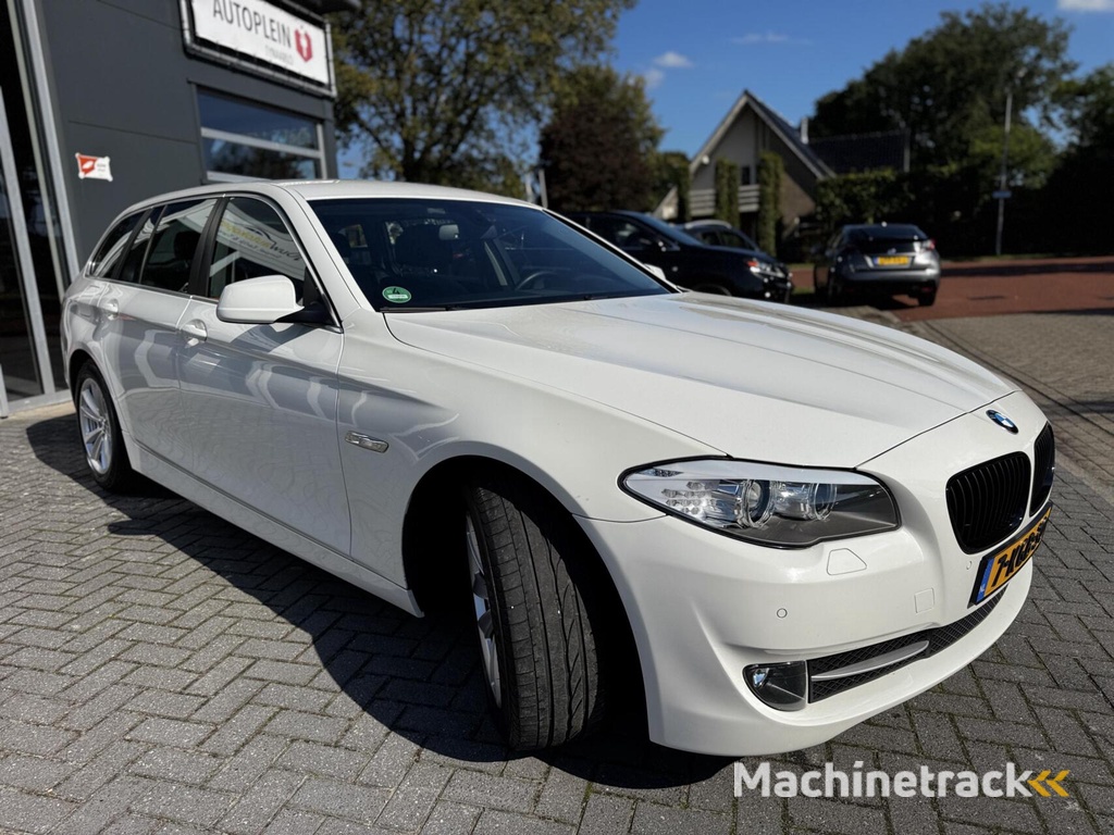 BMW 5-serie Touring 528xi High Executive *Climate*|Navi|NL Auto|Leder|PDC|Cruise|NAP|LED|