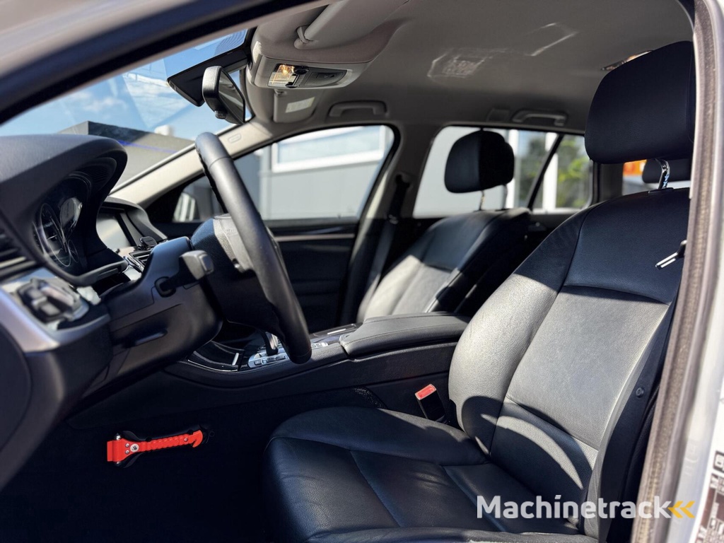 BMW 5-serie Touring 528xi High Executive *Climate*|Navi|NL Auto|Leder|PDC|Cruise|NAP|LED|