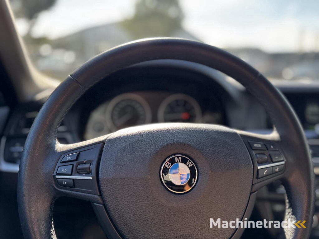 BMW 5-serie Touring 528xi High Executive *Climate*|Navi|NL Auto|Leder|PDC|Cruise|NAP|LED|