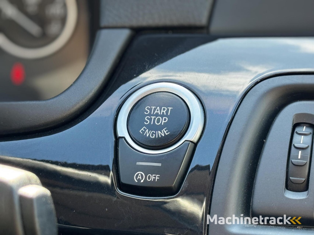 BMW 5-serie Touring 528xi High Executive *Climate*|Navi|NL Auto|Leder|PDC|Cruise|NAP|LED|