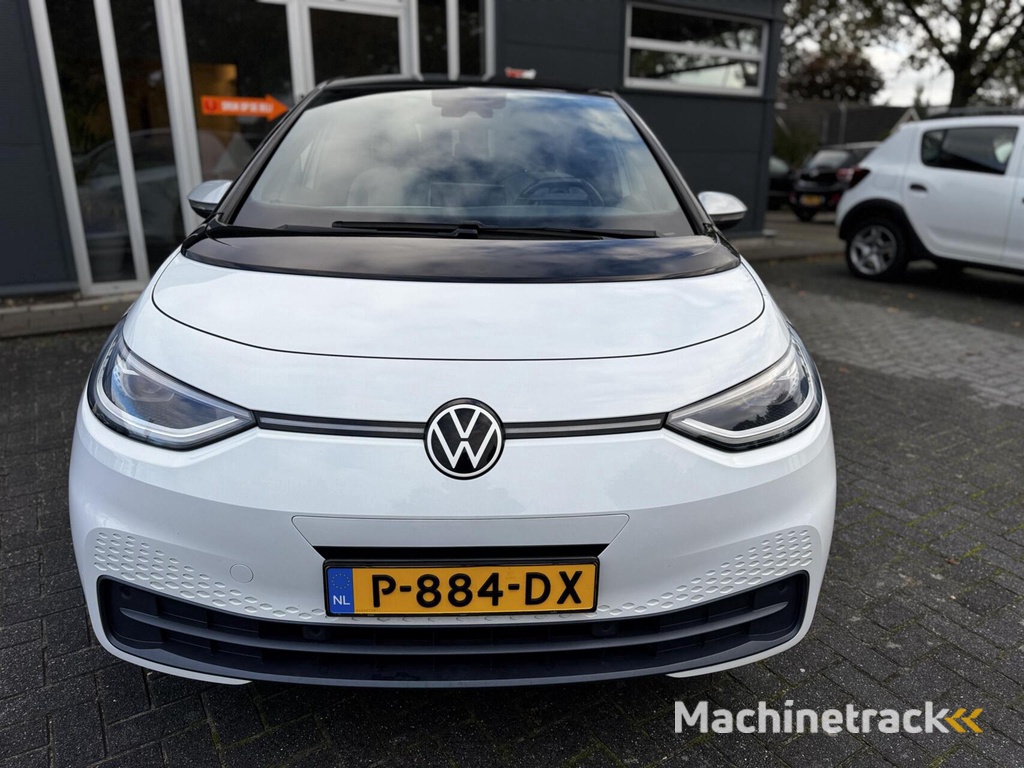 Volkswagen ID.3 First Plus 58 kWh Carplay|Camera|Stuur/stoelverw|Stoelverw|BTW|ACC|