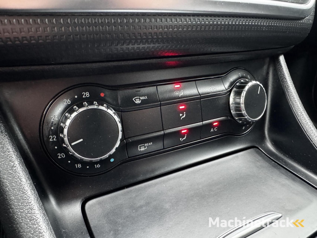 Mercedes A-klasse 180d Ambition Edition Automaat|NL Auto|*Clima*|Cruise|LED|PDC|