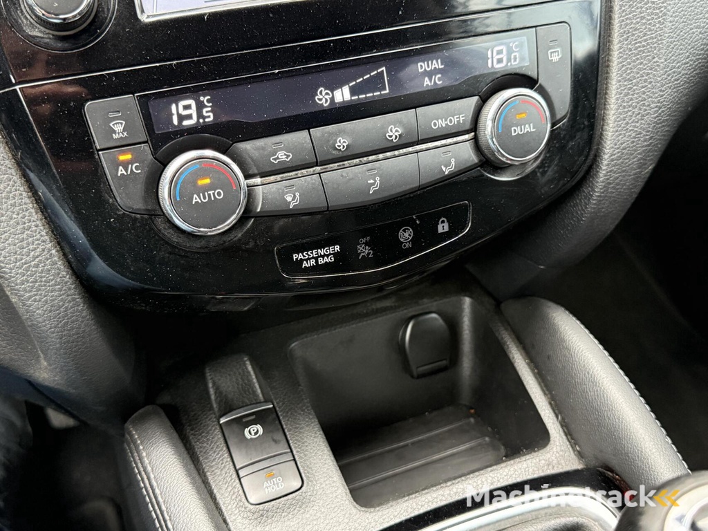 Nissan Qashqai 1.2 Acenta Camera Cruise Navi Led Pdc Aux 2018 Eerste Eigenaar