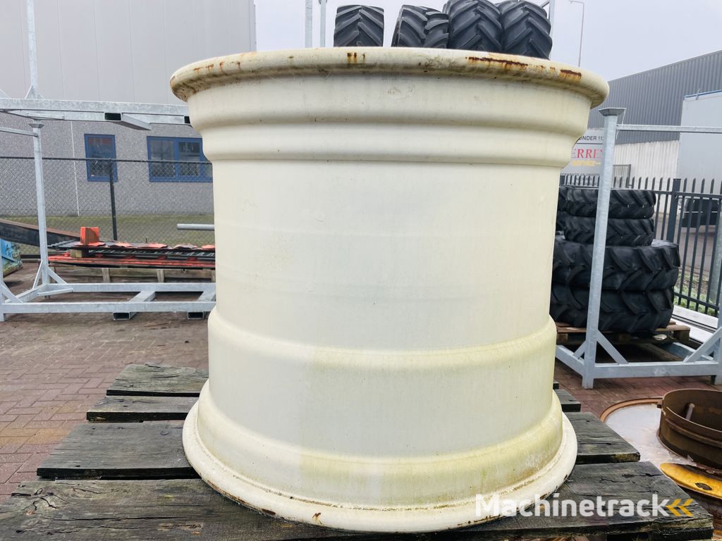 New Holland Velg/Rim 27x32   800/70R32      27.5 /22 0