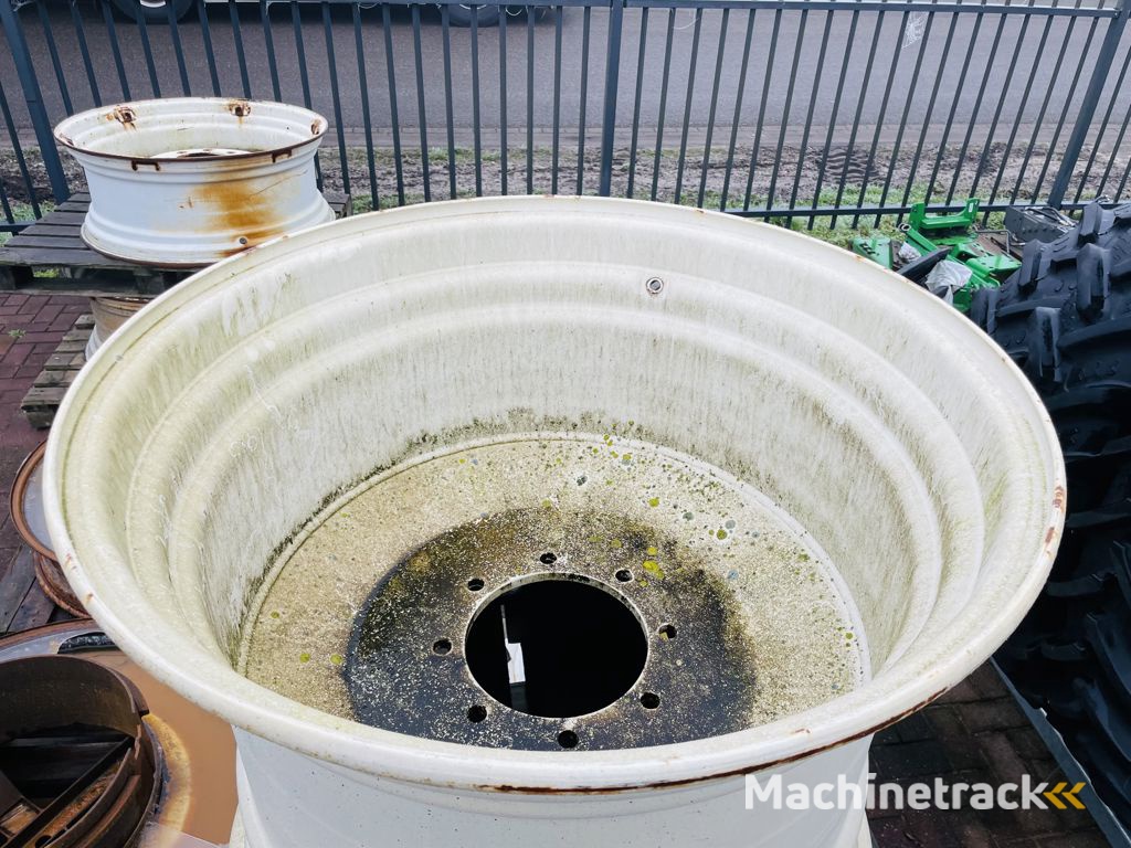 New Holland Velg/Rim 27x32   800/70R32      27.5 /22 0