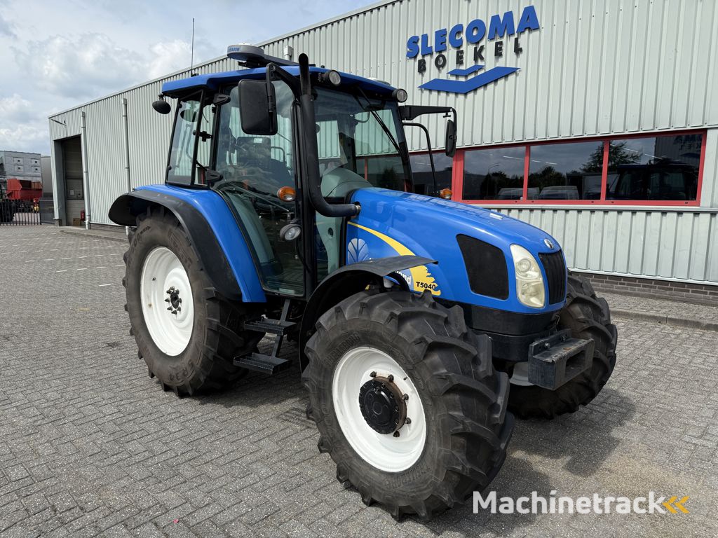 New Holland T5040 CAB + GPS
