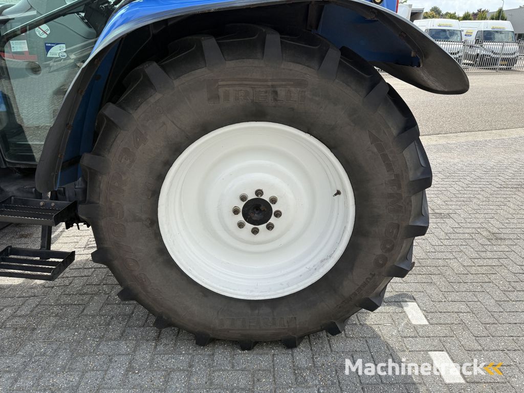 New Holland T5040 CAB + GPS