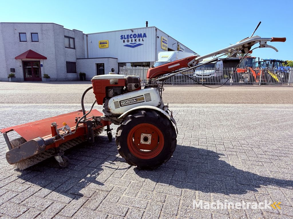 Honda F800 Veegmachine