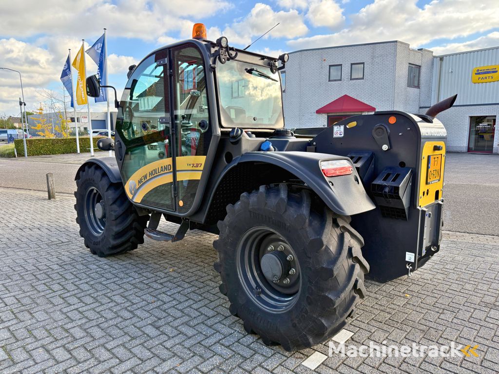 New Holland TH7.37 Plus Verreiker