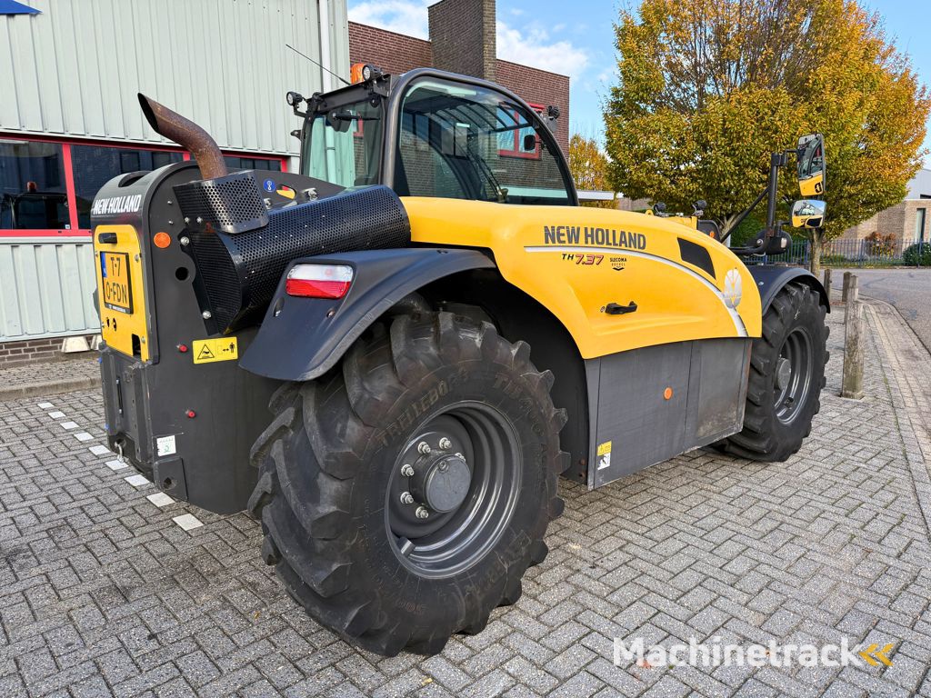 New Holland TH7.37 Plus Verreiker
