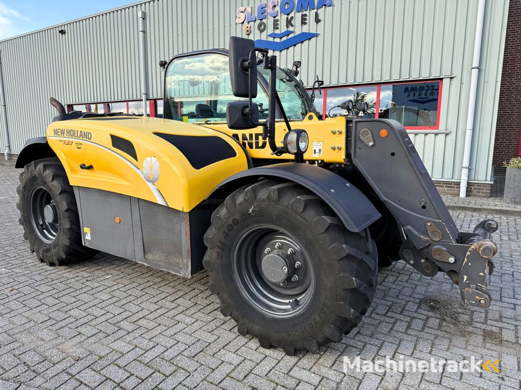 New Holland TH7.37 Plus Verreiker