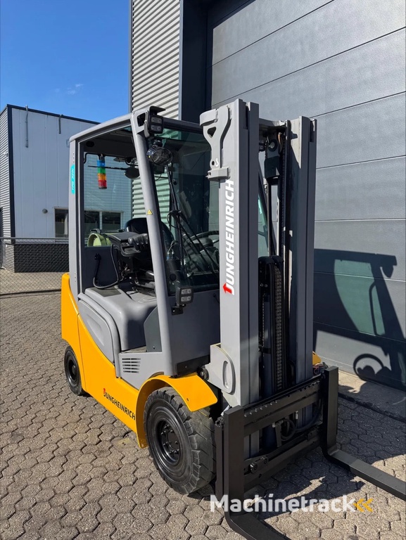 Jungheinrich TFG 320s 2 ton LPG heftruck