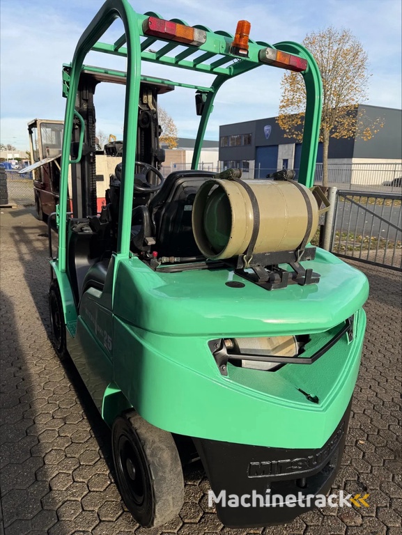 Mitsubishi FG25W 2,5 ton LPG heftruck